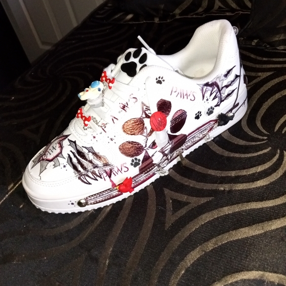 Shoes - Picture 1 of 3